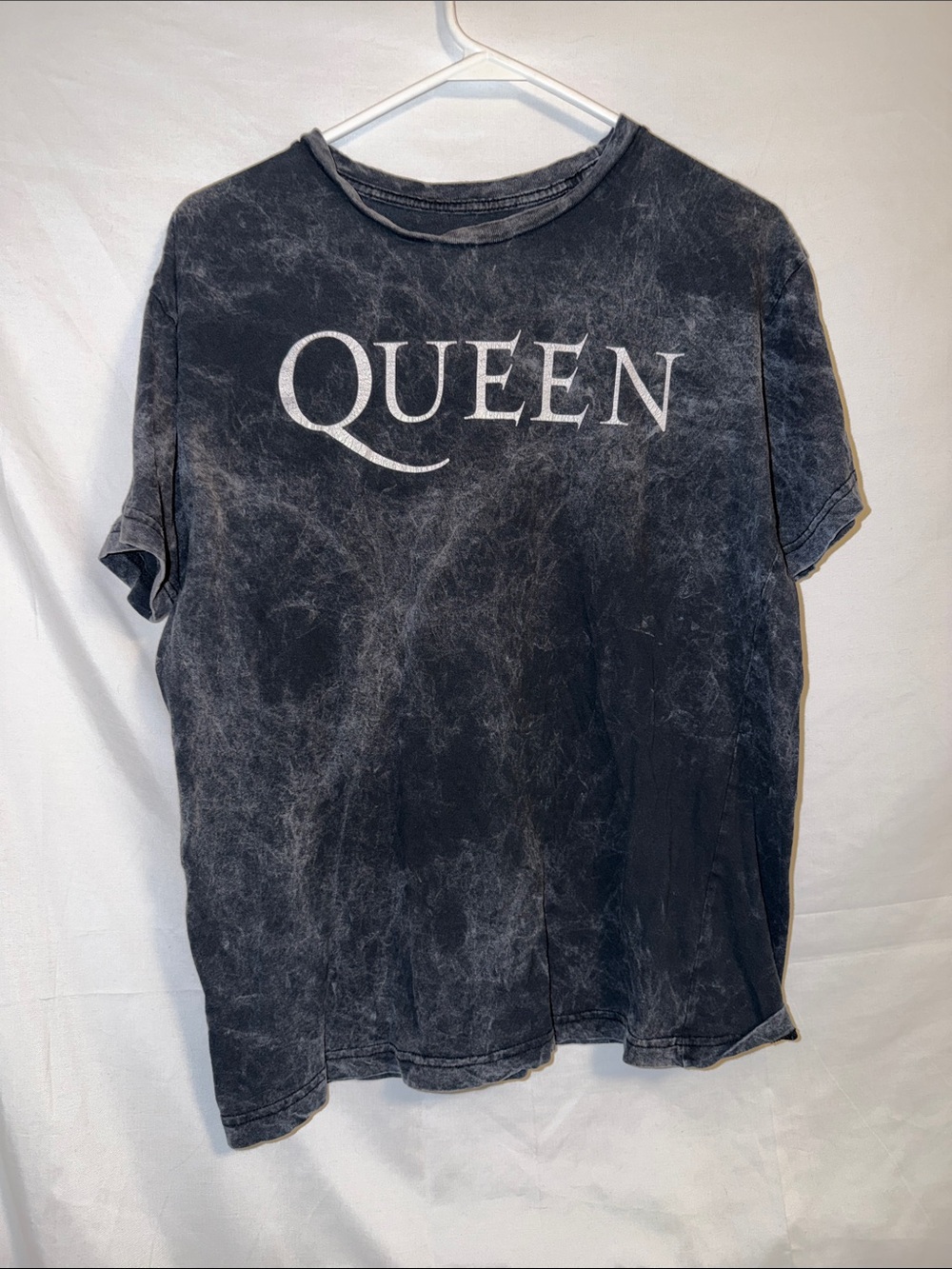 Queen Graphic Mineral-Wash Black Tee